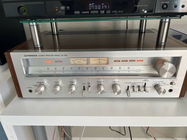 PIONEER SX 750 Amplifier 1