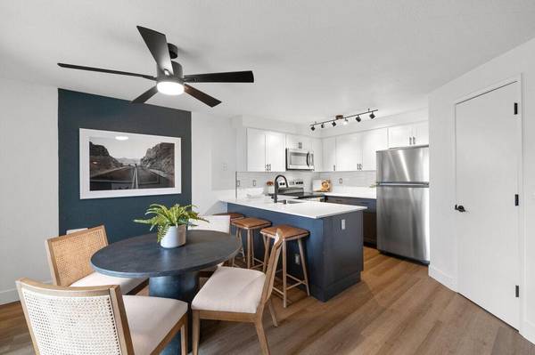 $1,599 / 2br - 927ft2 - Lavadora y Secadora en Casa, Balcones/Patios, Se Permiten Mascotas, Parque para Perros (Bridgecreek)63831251934467124