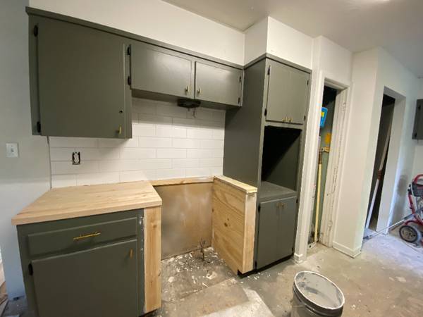 $1295.00 / 4br - 1300ft2 - Espaciosa casa de 4 habitaciones con amplio patio – ¡Frente a la escuela!63806837474305120