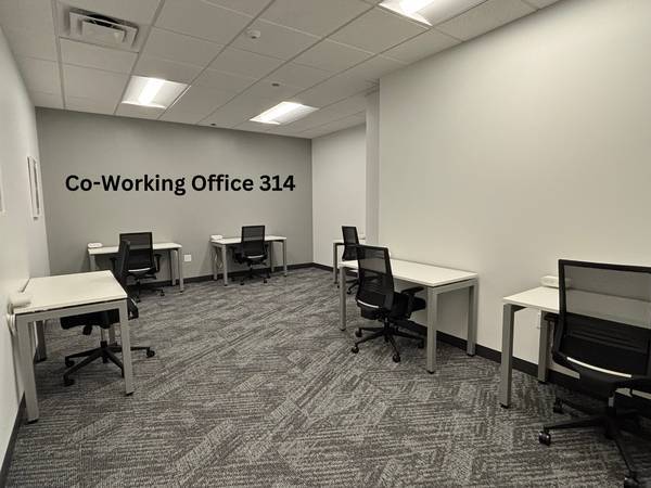 $210 Howe Ave, Co- Working, Turnkey, 24/7 access, Dedicated desk, 🔥 (Sacramento/Arden Mall Area/Howe Ave)63790959436291121