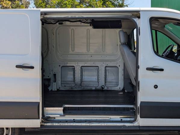 2017 Ford Transit 150 Van - Photo 9