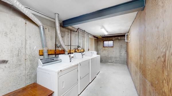 $2,450 / 2br - 800ft2 - Medford Near Tufts – Parking Included – Available Now (Medford)64213547648515121