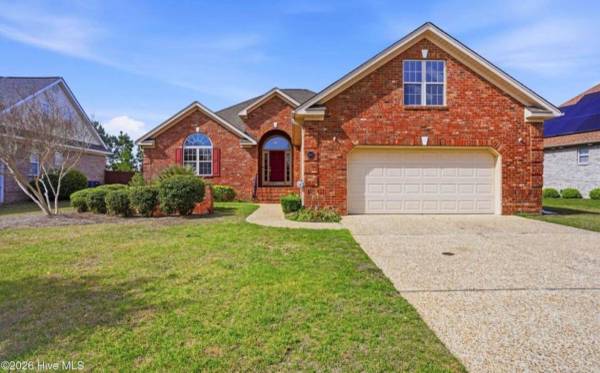 4 bedrooms 2.5 bathrooms 1