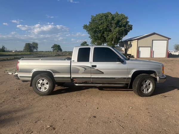 1995 GMC Sierra 1500 SLE 4x4 - $2,500 (Wiggins)63619899117697122