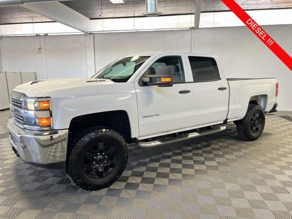 2018 Chevrolet Silverado 3500HD Diésel 4x4 4WD Camión de Trabajo Chevy Crew C - $35,900 (Se Habla Español)634382623336971210