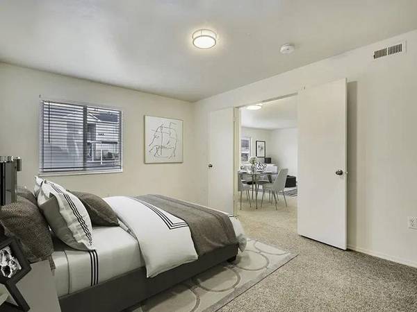 $1,345 / 2br - 1004ft2 - Control Individual del Clima, Listo para Cable/Satélite, Acceso para Discapacitados (Sandy)63670954786307120