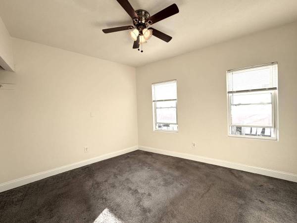 $2,300 / 1br - EVERETT SUNNY 1 BEDROOM. CLOSE TO BUS, T, & BOSTON! NO FEE! (EVERETT)63655319411841121