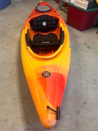 PRODIGY PERCEPTION KAYAK 1