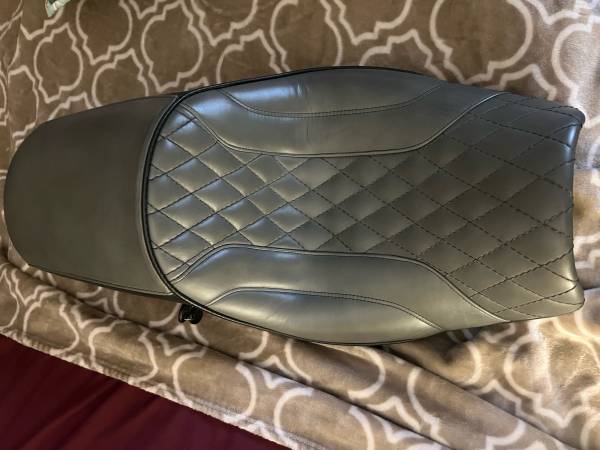 Asiento trasero Corbin (sin calefacción) para Indian Challenger - $500 (Bristol)63438867188995121