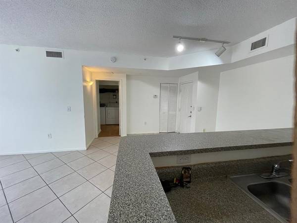 $1,975 / 2br - Magnificent 2/2 for rent at Tamarac (Tamarac)64049280751491124
