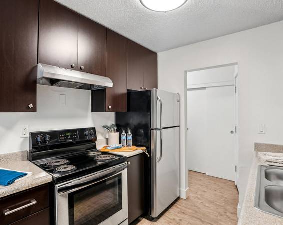 $1,495 / 2br - Portland 2B con Cocina Grande - Se Aceptan Mascotas, Encimeras de Estilo Retro y Más (Halsey & I-84)63820882365697121