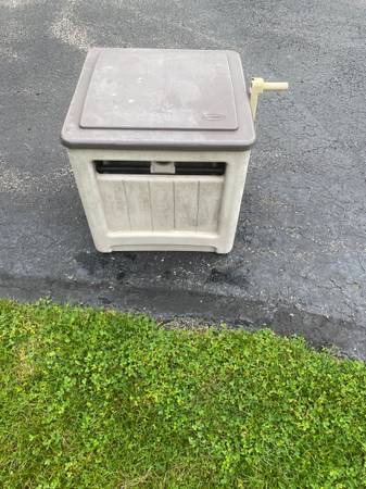 SUNCAST HOSE REEL BOX 1