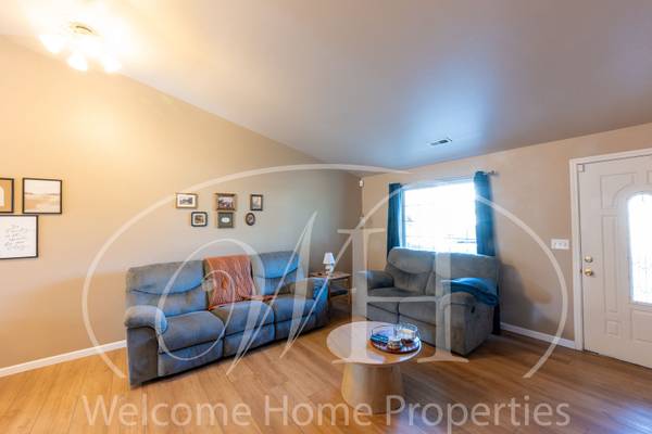 $2,195 / 3br - 1600ft2 - Conveniently Located 3 Bedroom Home with Fenced Yard & 2 Car Garage (Walla Walla)63975028309122123