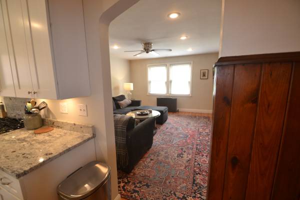 $1,395 / 1br - 750ft2 - 38H-2 Furnished 1BR Apartment Silverton/ Kenwood near (Pleasant Ridge NR/ Kennedy Hts)63974474004738122