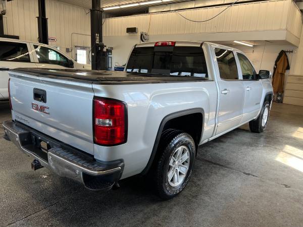 ** 2015 GMC SIERRA 1500 SLE 4X4 4DR DOUBLE CAB 5.8 FT SB ** - $10,995 (CAMBRIDGE)63470066079489123