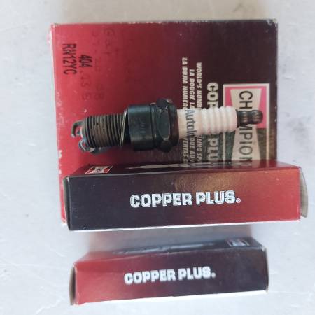 Champion RN12YC Spark Plugs 1