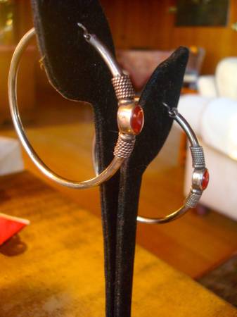 GorgeousVintageSterling Silver Hoop Earrings with Bezeled Coral Accent 1