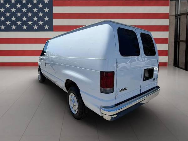 2008 Ford E150 - Photo 8