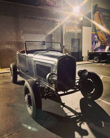 1930 Ford Deluxe Roadster - $24,50063618334834817122