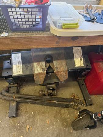 A FIFTH WHEEL PLATE FOR SALE 1