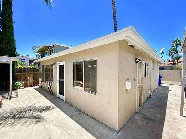 $950 / 2br - 900ft2 - **/**Charming 2 bedroom, 1 bathroom house! (San Diego, CA)64037218180866120