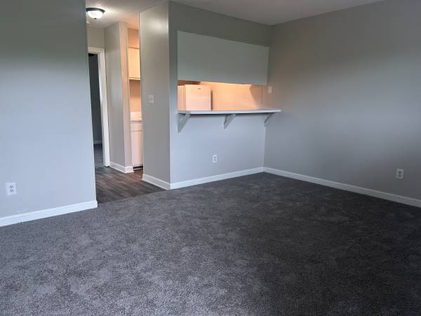 $835 / 1br - Ideally Located 1-Bedroom Apartment for Rent / Pepper Tree Apartments (Greensboro)64027279230210123