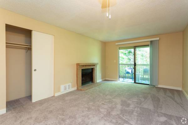 $1,895 / 2br - 950ft2 - Refrigerator, in Des Moines WA, 2/BD 2/BA (2222 S 234th St, Des Moines, WA)63929303605635122