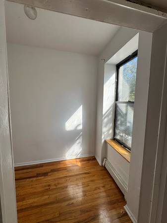 $2,750 / 2br - 3rd Floor Brownstone Apartment (Brooklyn)63945495883522122