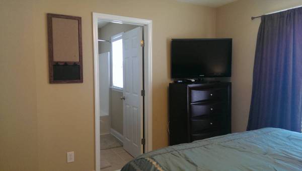 $800 FURNISHED ROOM//PRIVATE BATH/UTILITIES & WIFI INCLUDED (West Ashley)64015947950851121