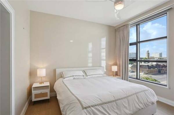 $1,300 / 1br - 947ft2 - Hermoso apartamento condominio de una habitación (Nueva Orleans, LA)63791993526915124