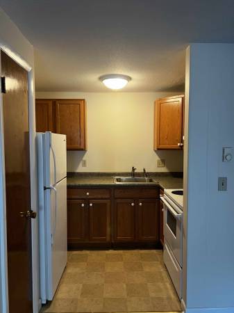 $1,600 / 2br - Excelente ubicación en el centro-West Street Northampton (West Street Northampton MA)64017045045249121