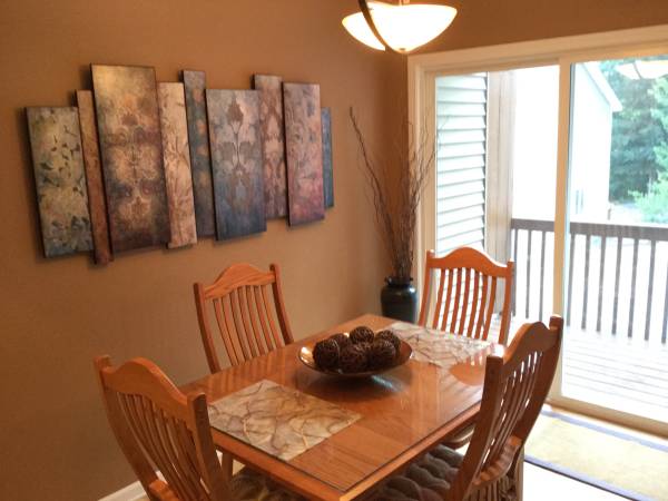 $1,075 / 1br - 1300ft2 - Beautifully furnished, current, and clean condo available for rent. (Traverse City)64037896104321123