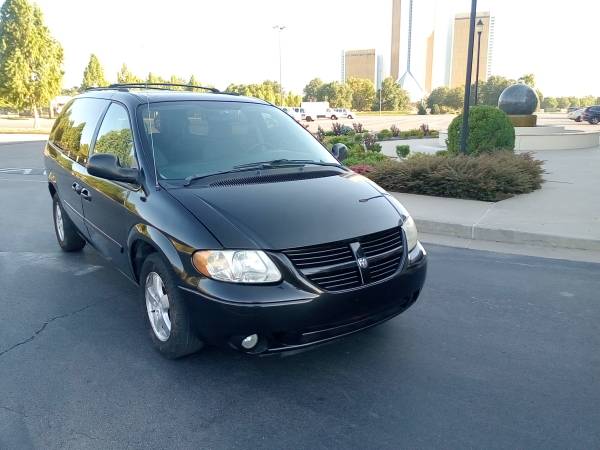 2006 Dodge Caravan SXT 1