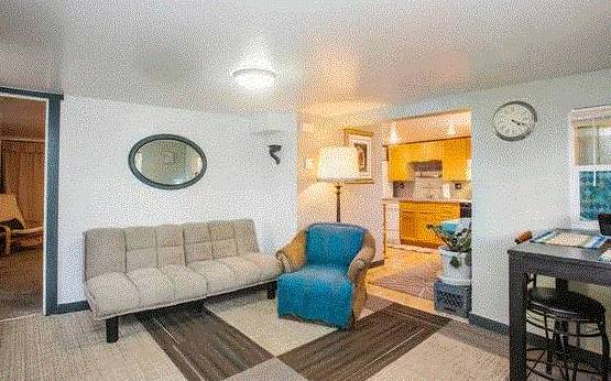 $692 Recién remodelado amueblado//////Recién remodelado amueblado.......... (omaha, NE)63681606261761120