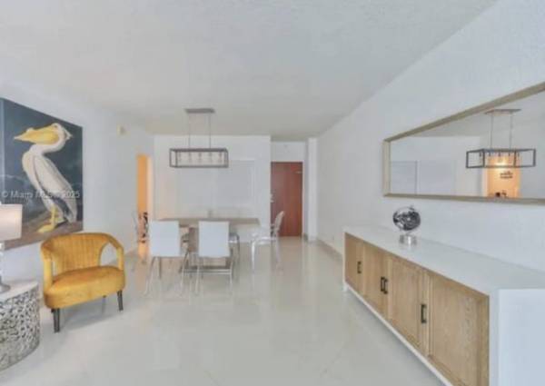 $3,600 / 1br - 905ft2 - Make this beautiful waterfront condo HOME, Excellent location (hollywood beach)63825137879041123