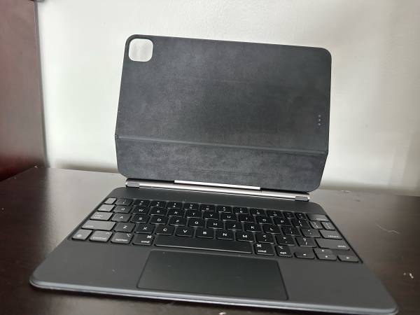 Apple Magic Keyboard for 11” iPad 1