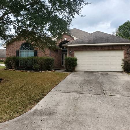 Very big compound 4 bedroom, 2 bath fully detached duplex  to. 1