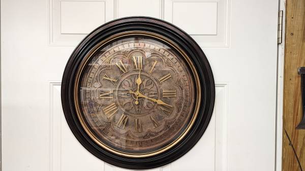 20" Round Wall Clock 1
