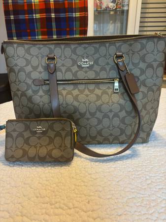 COACH PURSE & WALLET 1