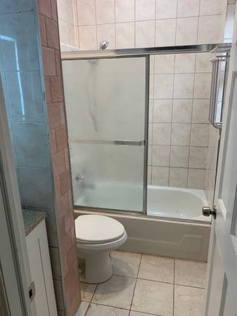 $1,200 / 2br - Apartment For Rent (McKinley Park)63844192067203122