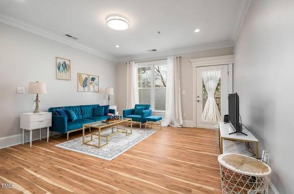 $1,426 / 1br - 760ft2 - Well-maintained 1-bedroom, 1.5-bath unit (Cary)63685979298691124