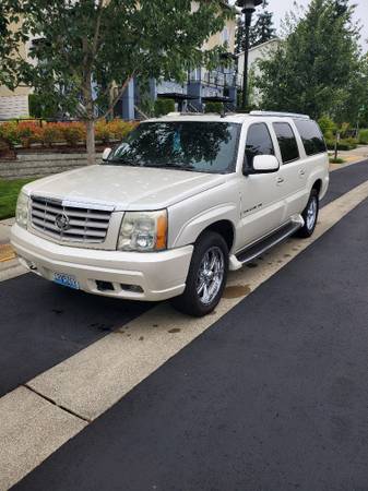 2004 Cadillac Escalade ESV - $9.999 (Seattle)634739868282891221