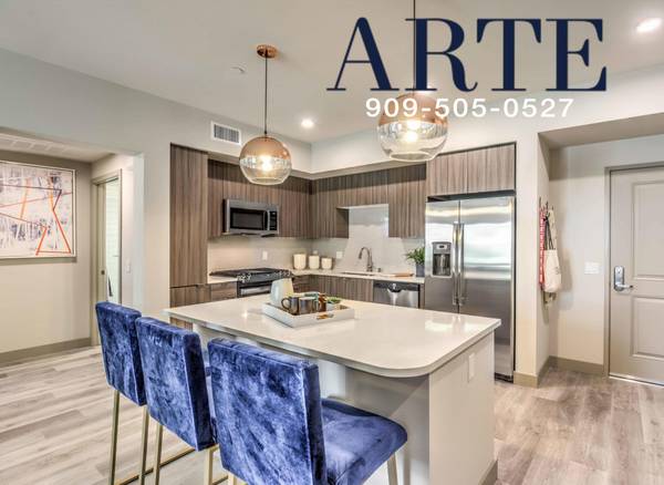 SAVE $1500! Walk-in Shower, Tile Surrounds + Dog Park, Indoor Pet Spa 1