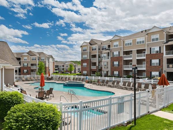 $1,594 / 2br - 1095ft2 - Energy Efficient Appliances, Ample Parking, Two Enclosed Dog Parks (98 Devonshire Dr, Scott Depot, WV)64010834485890121