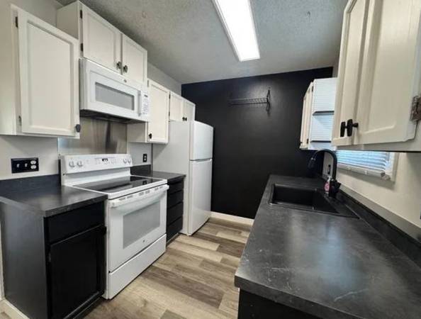 $900 / 2br - !~first floor 2 bedroom apartment-/-Located on a quiet dead-end stree (Highland Park, NJ)63676257601155123