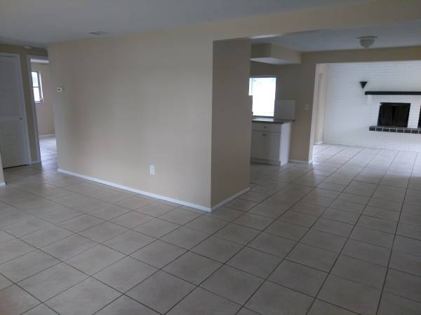 $1.450 / 2 hab - 1008 pies² - casa 2/1/1, habitación adicional con chimenea en Beacon Square (Newbury) (New Port Richey, Florida)63348335910785121
