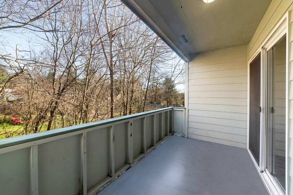 $1,450 / 1br - 722ft2 - Spacious Closets, Window Coverings, Open Living & Dining Areas (3710 SE Concord Rd, Portland, OR)63867270077953124