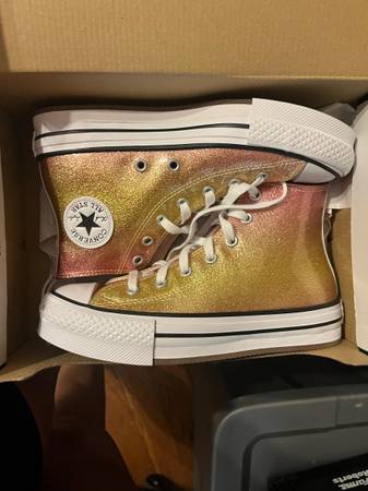 Girl converse 1