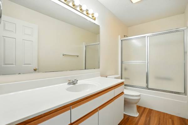 $1,700 / 3br - 1362ft2 - Spacious 3BR Townhome – ALL NEW FLOORING!  AVAIL NOW! (420 5th St #15, Coralville, IA)63897404973699124