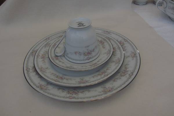 Noritake Veranda China Set 1